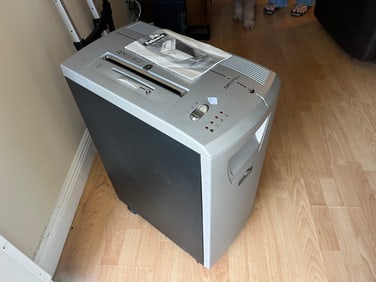 Fellowes Heavy Duty Paper Shredder DM17Cs