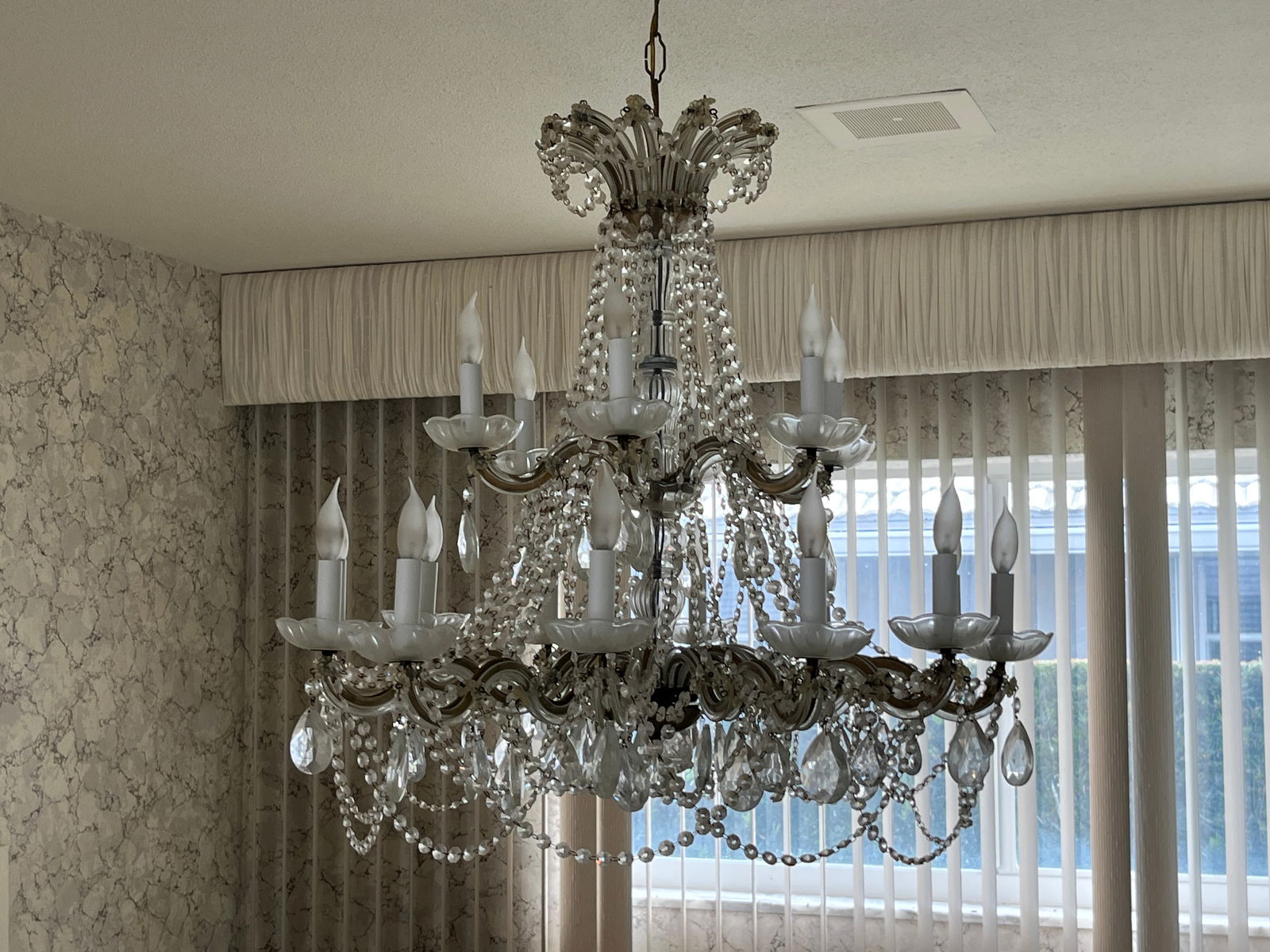 VTG Crystal Chandelier: VTG Crystal Chandelier