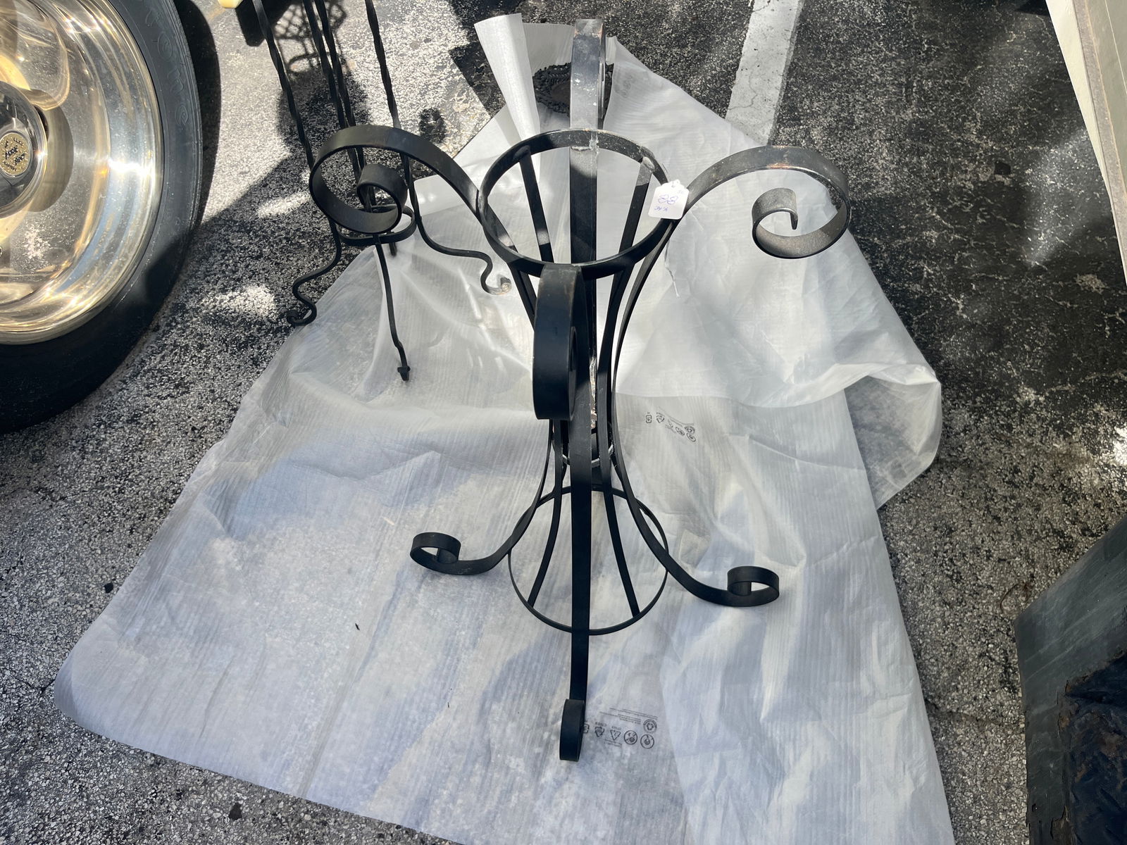 Black Iron Plant Stand 34.5"h (1 of 2)