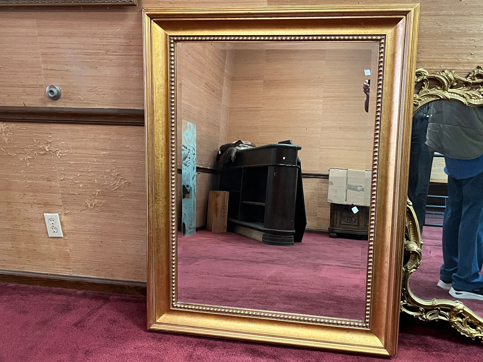 VTG Wood Gold Frame Mirror (1 of 2)