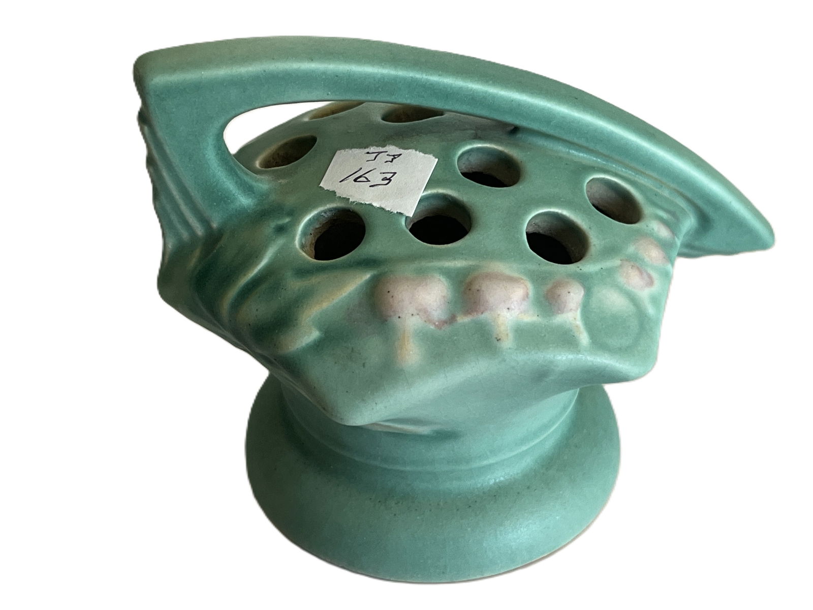 Roseville Pottery 'Bleeding Heart' (v.sm.chip botton. (look at pictures) (1 of 6)