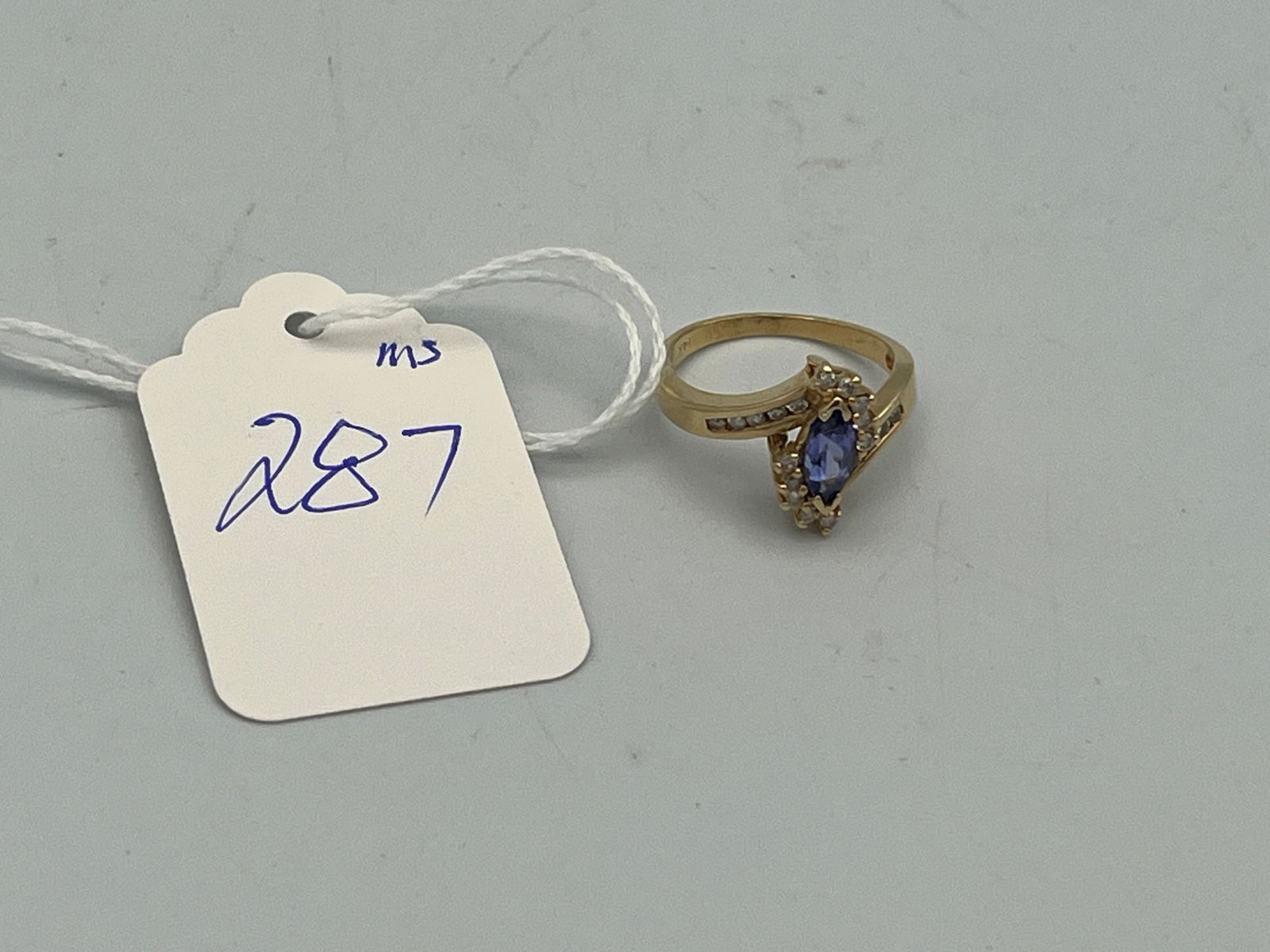 14k YG Oval Tanzanite-Diamond Ring size 6.76: 14k YG Oval Tanzanite-Diamond Ring size 6.76