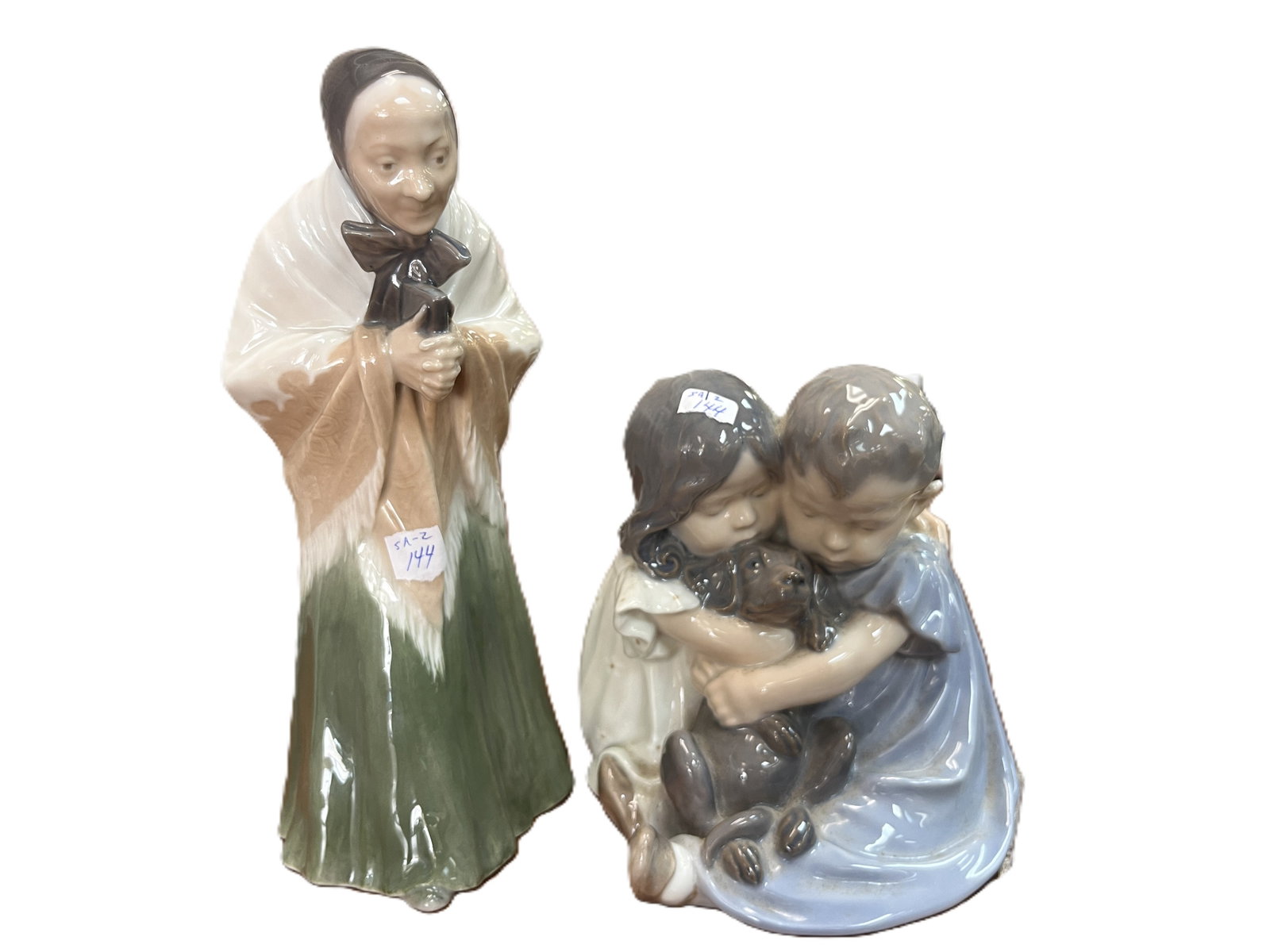 Royal Copenhagen church goer #892 & children #707: Royal Copenhagen church goer #892 & children #707