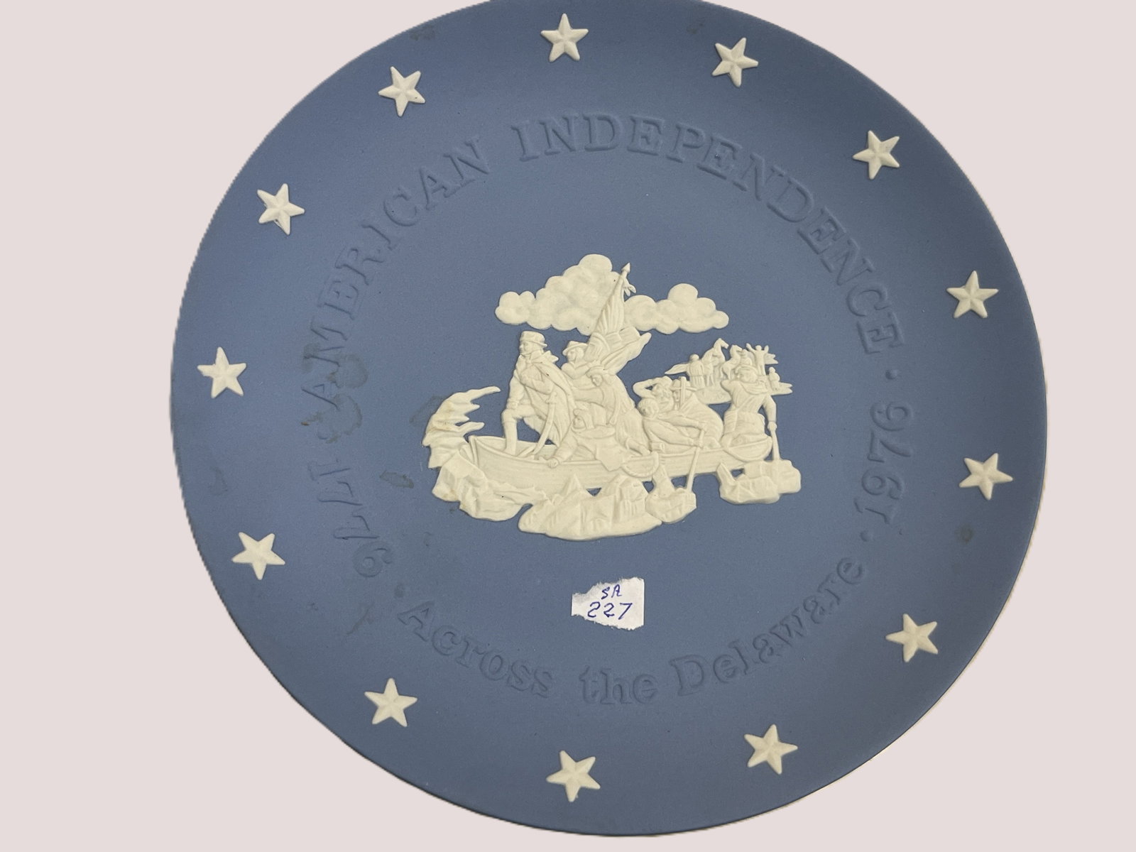 VTG Wedgwood Blue Jasperware American Independence Bicentinial 8" Plate (1 of 2)