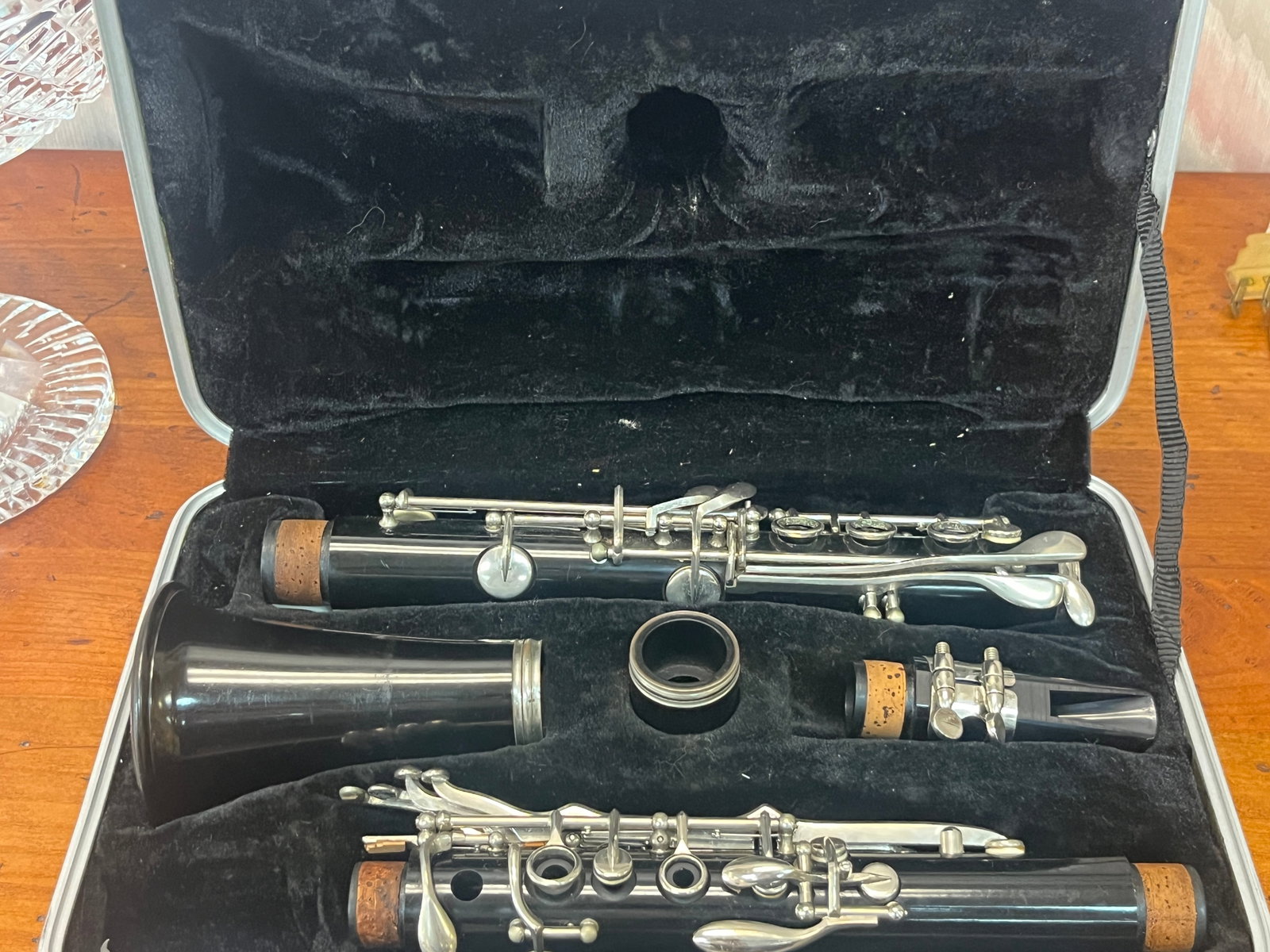 Venus Student Bb Clarinet with Hard Carrying Case (1 of 3)