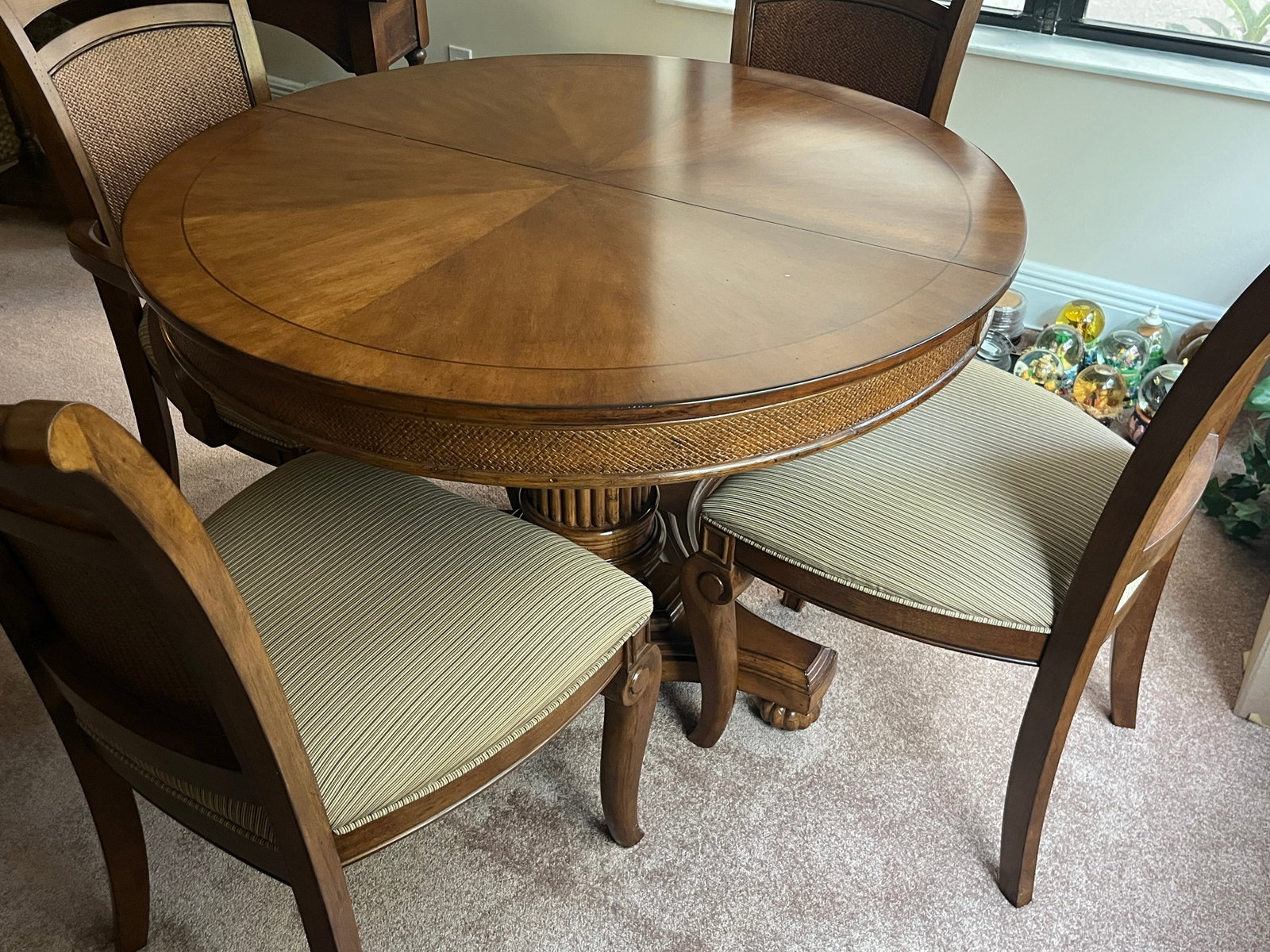 Hooker Furniture Round Dining Table with Inlaid Top, One 18" Leaf, and Six Upholstered Chairs (1 of 3)