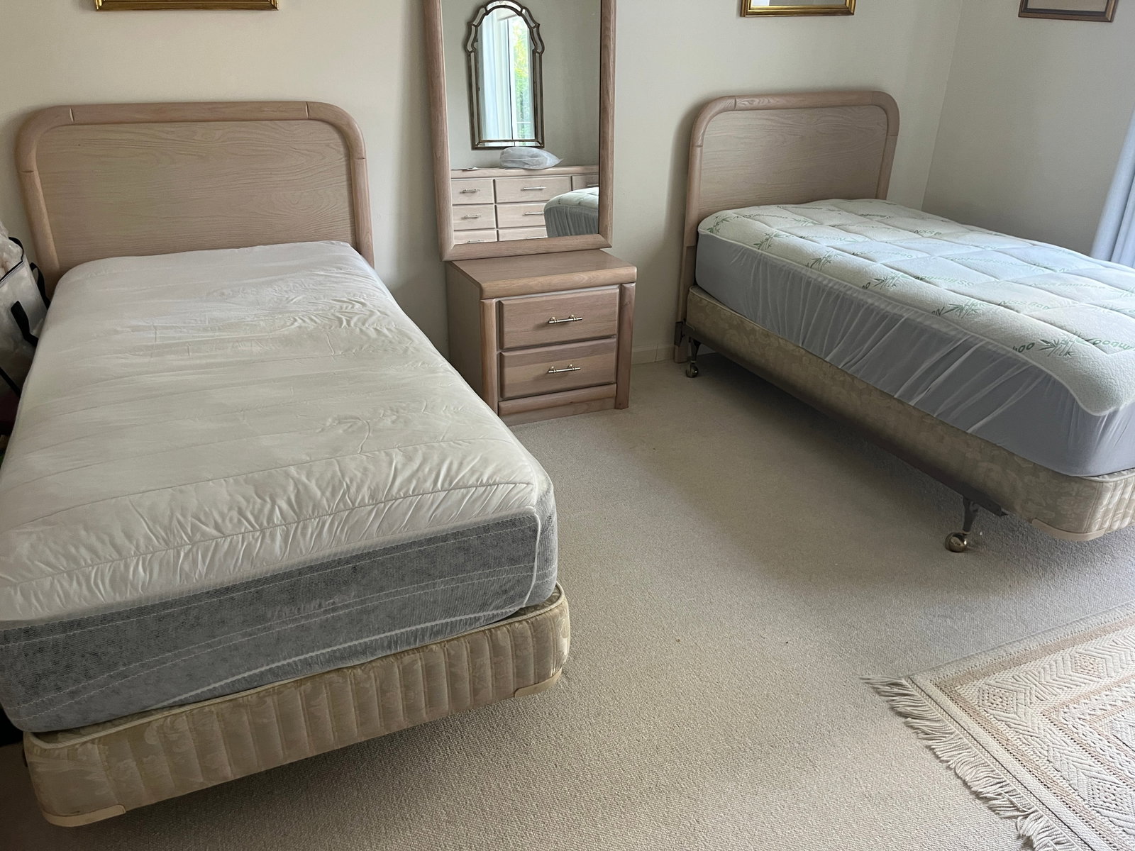 Light Wood Twin Bedroom Set (5 pcs), Headboards 41" W x38" H; Mirror 34" W x 44" H; Nightstand 23" (1 of 7)