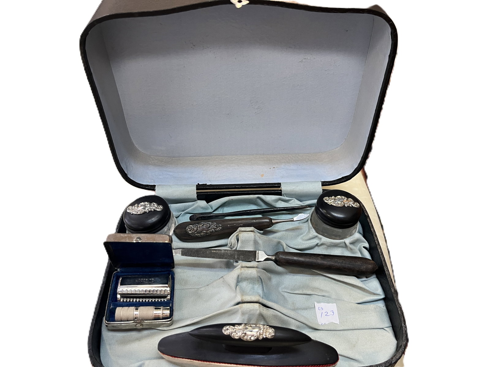 Victorian 6pc. Manicure Set plus Hoffritz-Germany Travel Razor (1 of 4)