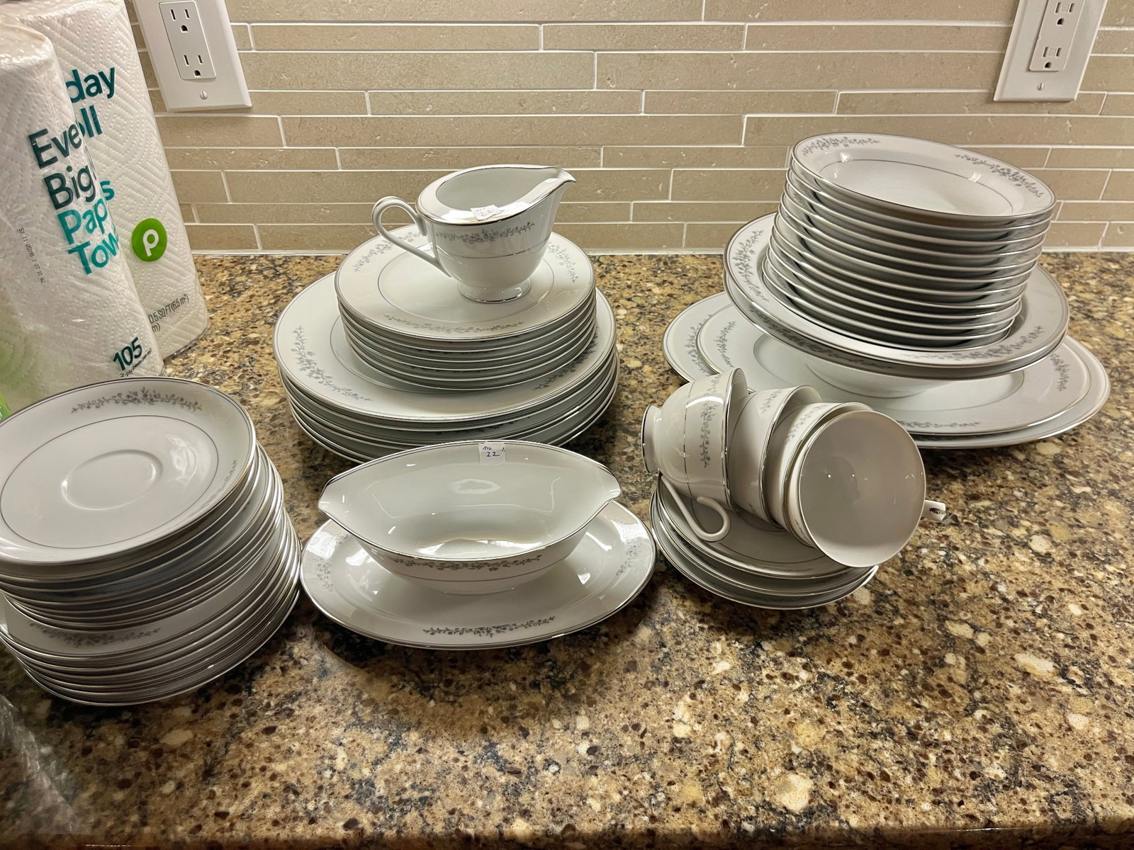 American Atelier “Arizona” Stoneware Dinnerware Set, Service for 8, USA (1 of 3)