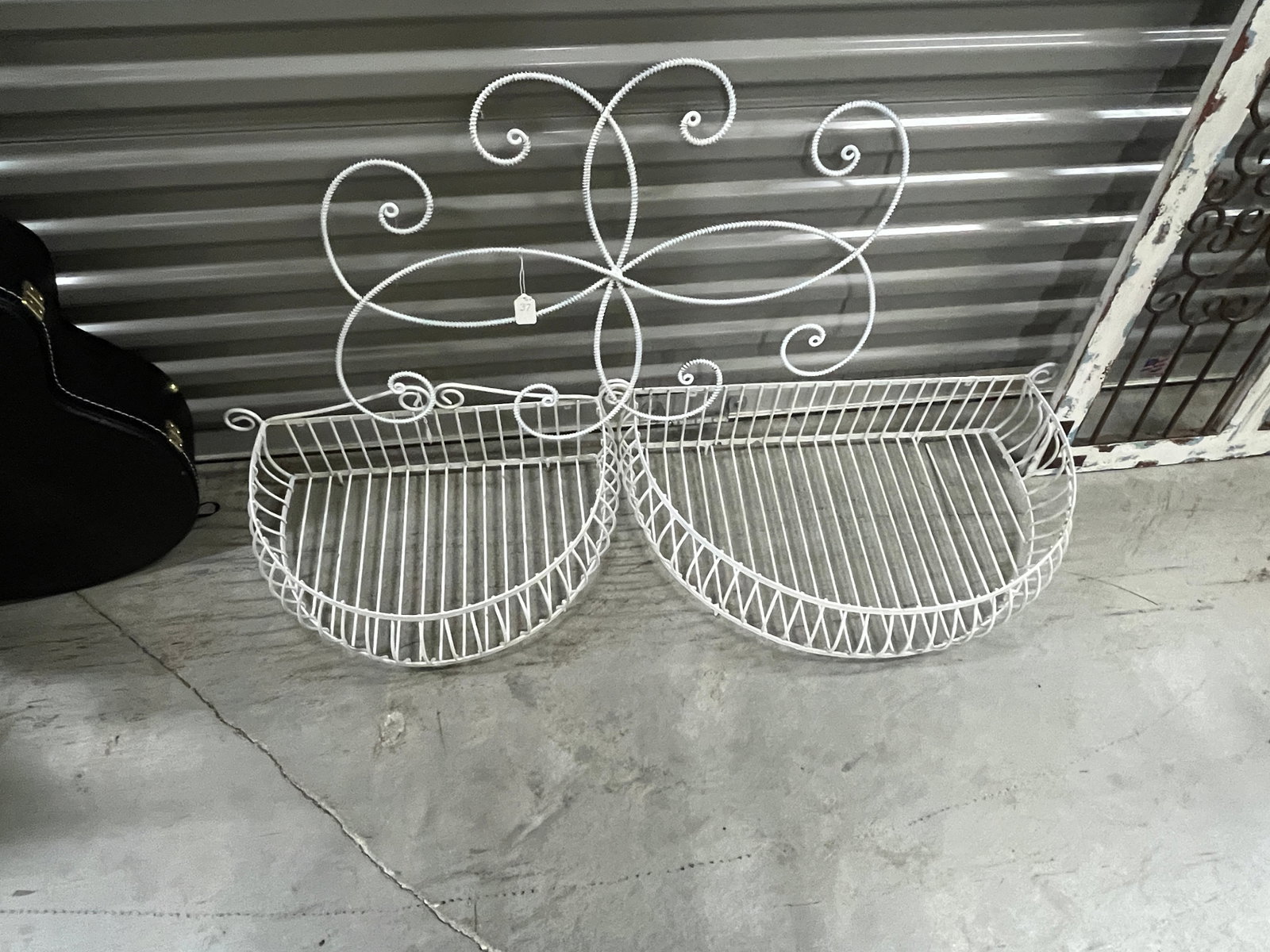 3-Pc White Metal Garden Decor ? 2 Wire Baskets & Scroll Wall Plaque (1 of 2)