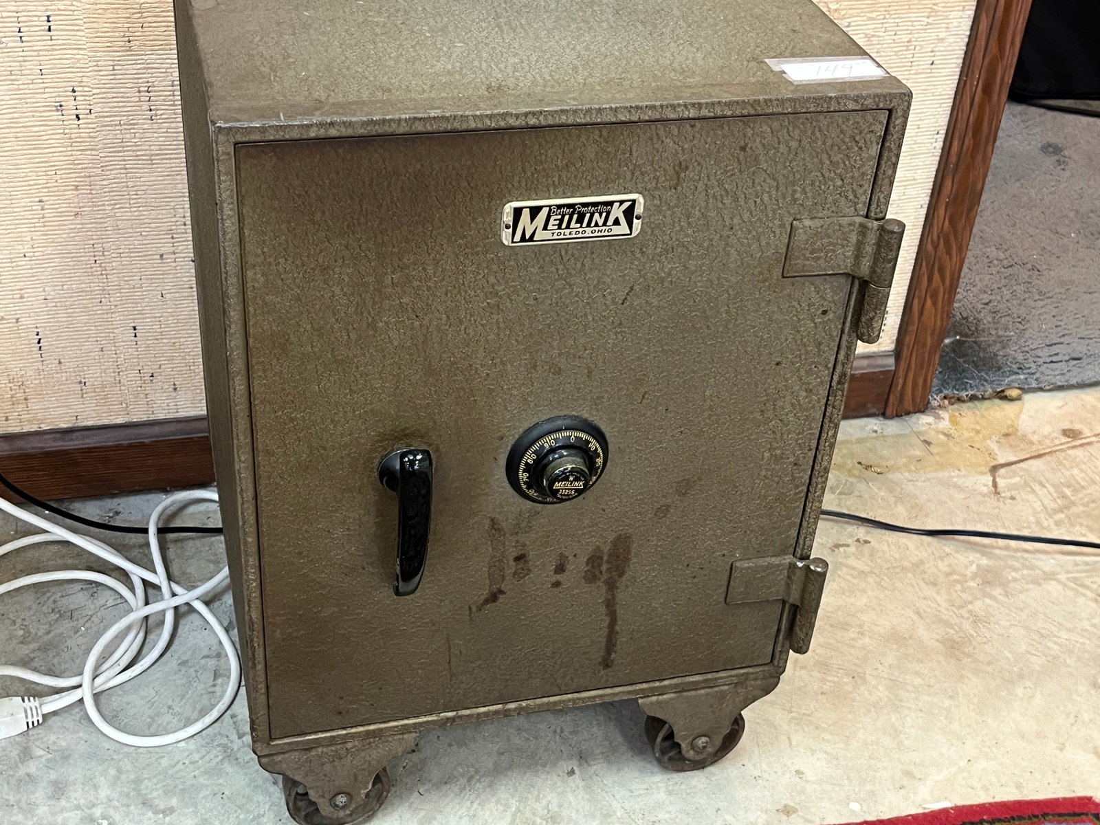 Vintage Meilink Toledo Ohio Combination Safe w/ Interior Lockbox & Wheels: Vintage Meilink “Better Protection” combination safe, manufactured by Meilink of Toledo, Ohio. Heavy steel construction with textured/hammered finish, substantial external hinges, combination 