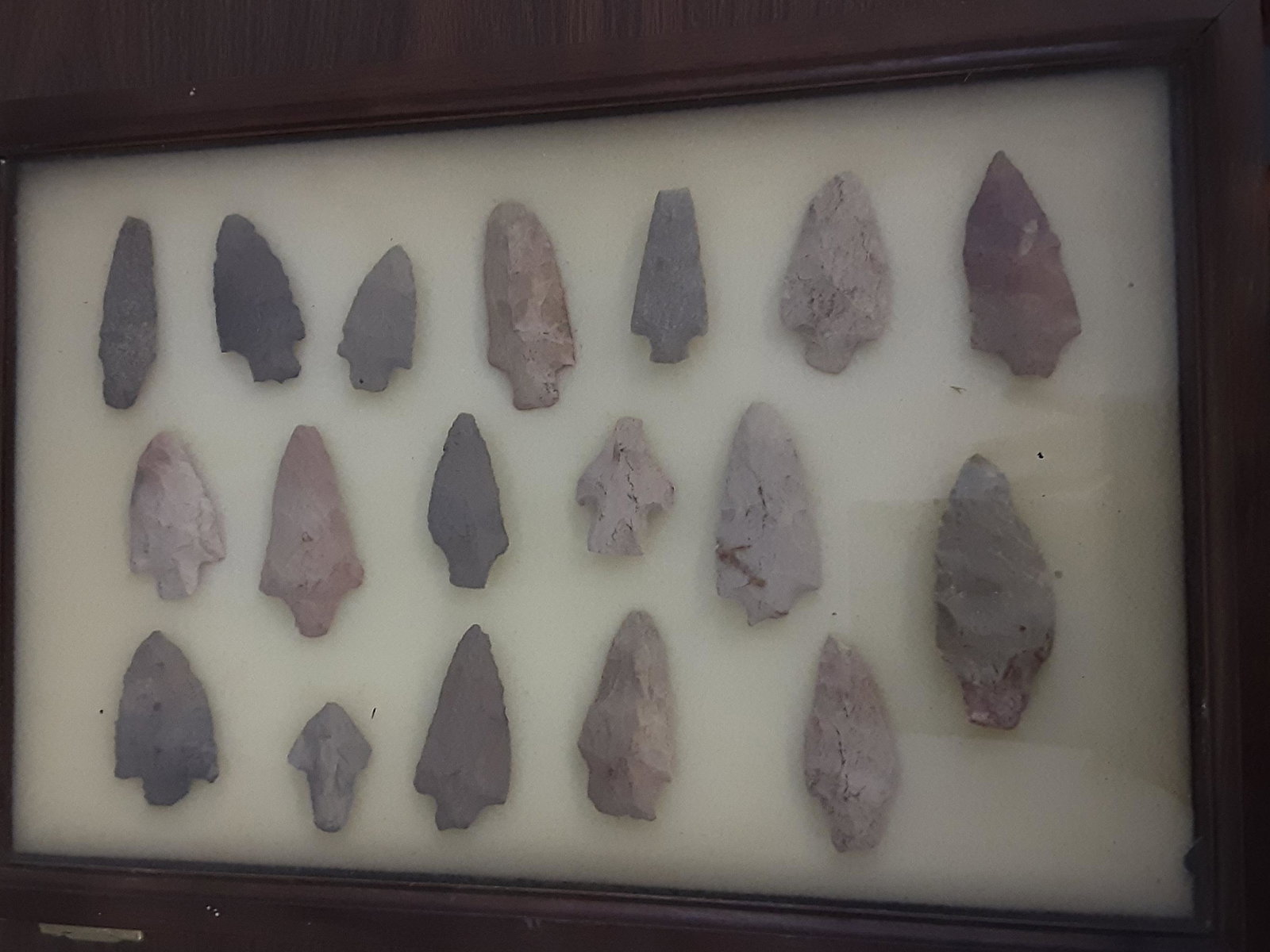 Fine collection of original Native American arrowheads: Fine collection of original Native American arrowheads. 18 arrowheads in all , in a nice display case. These arrowheads come from an avid collector for over 50 years.