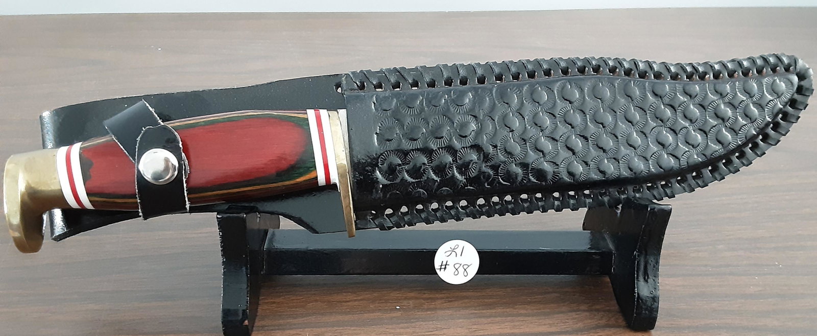 Nice old custom made hunting knife: Nice old custom made hunting knife measuring approximately 12 1/2 inches in length in a nice leather case.