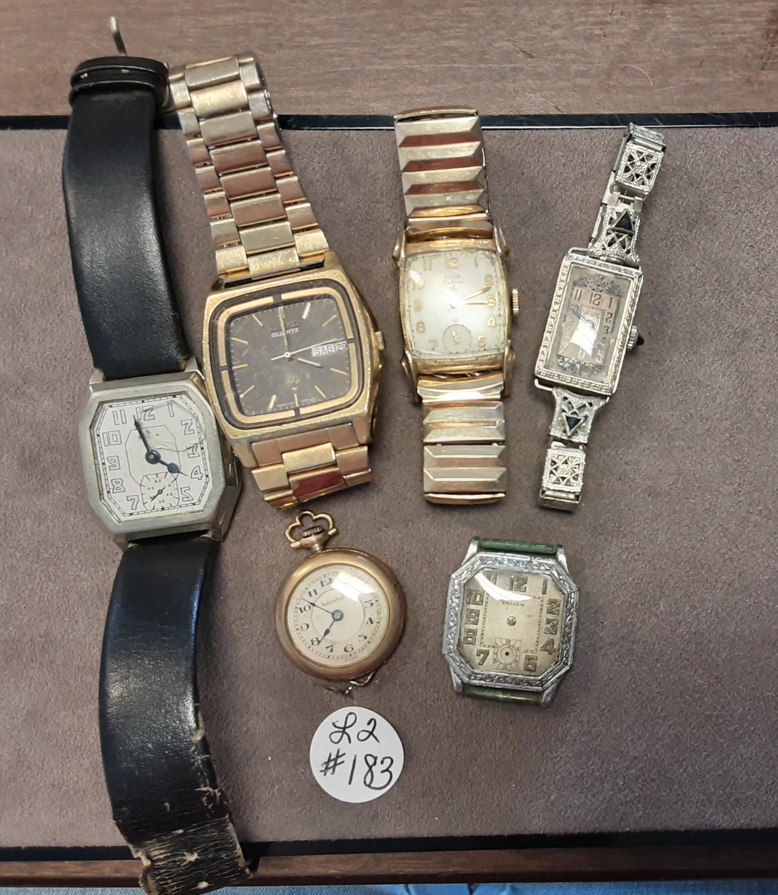 An outstanding vintage collectors watch lot: An outstanding vintage collectors watch lot. Including a nice man's Seiko wristwatch, ladies filigree sapphire bracelet watch from the 1920s, and 1940s Men’s Elgin watch, and a very cool Elgin Mens.