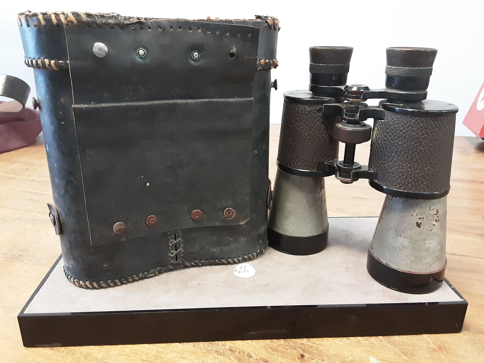 World War Two German officer field glasses: Scarce World War Two German officer field glasses in the original leather case.