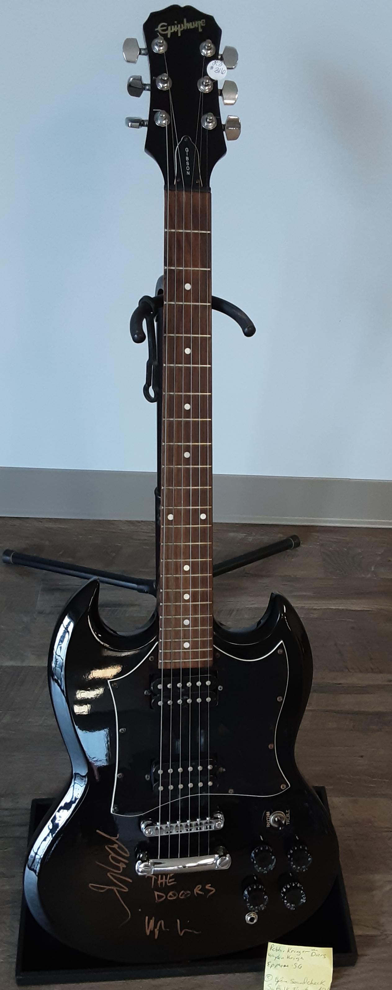 Electric guitar, autographed by the Doors, Robby: Stunning Gibson Epiphone black SG electric guitar. Hand signed and autographed by the doors, Robby Krieger, Waylon Krieger. A superb guitar.
