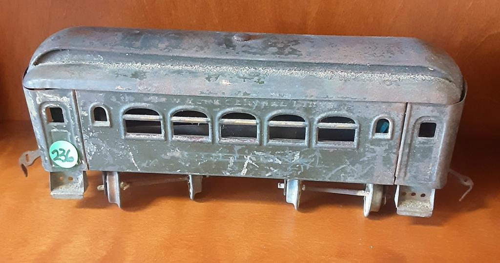 LIONEL VINTAGE TRAIN You are bidding on a LIONEL: You are bidding on a LIONEL VINTAGE TRAIN.... A great item to add to your collection!