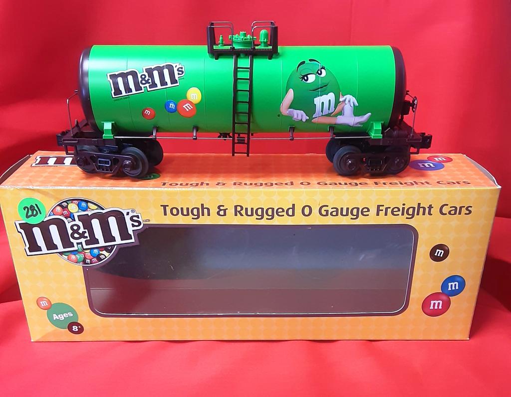LIONEL M&M's TANKER TRAIN You are bidding on a LIONEL: You are bidding on a LIONEL M&M'S TANKER TRAIN.... A great item to add to your collection!