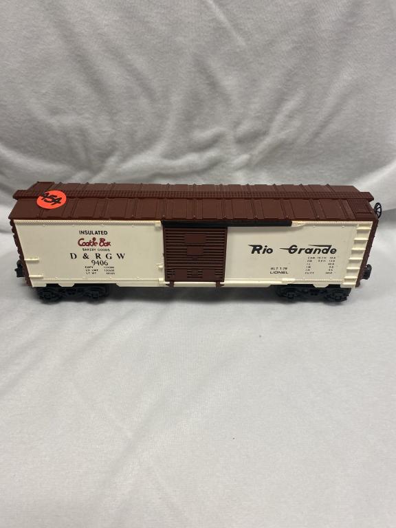 Lionel D & R G W 9406 Rio Grande Box Car: Lionel D & R G W 9406 Rio Grande Box Car