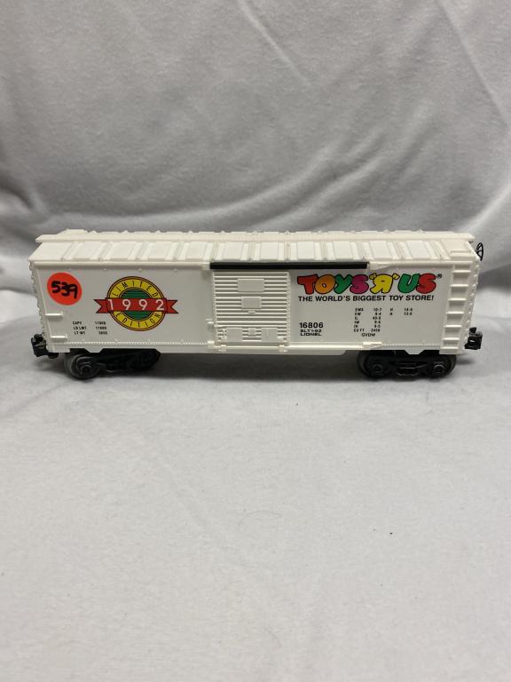 Lionel 16806 Limited Edition 1992 Toys R US Box Car: Car