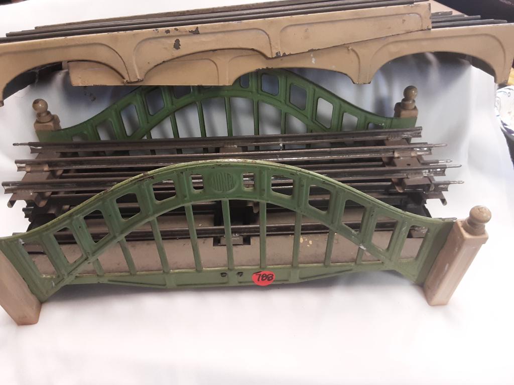 BRIDGE ACCESSORY AND TRACK You are bidding on a BRIDGE (1 of 1)