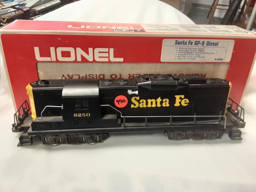 LIONEL SANTA FE #8250: LIONEL SANTA FE #8250