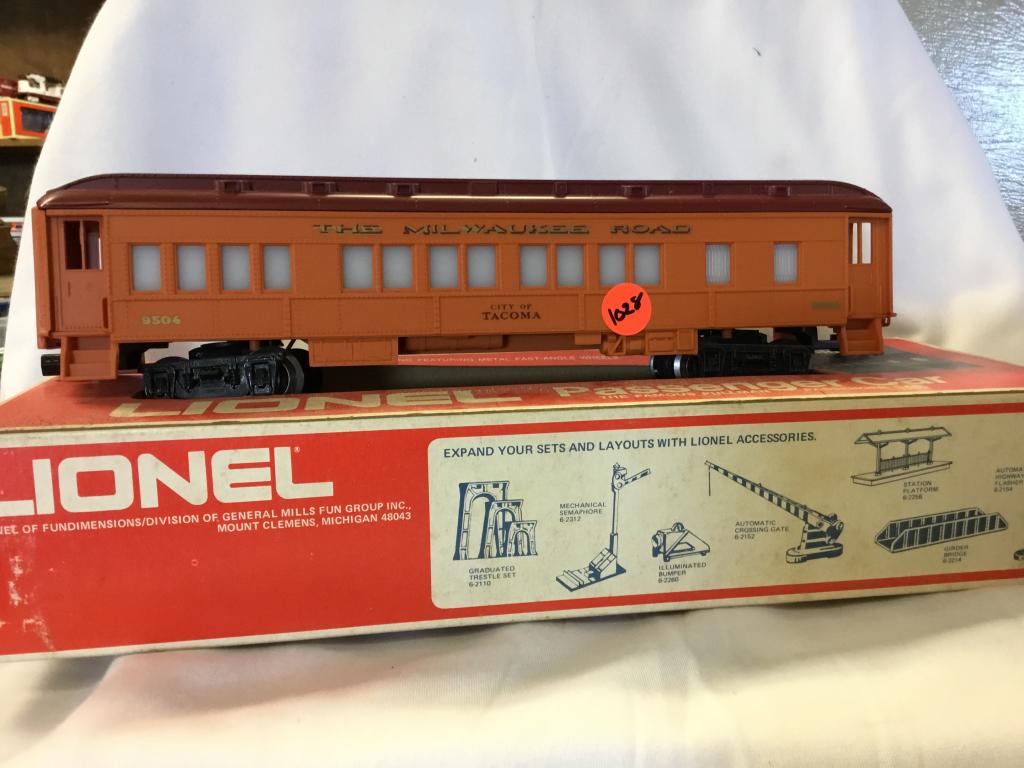 LIONEL "THE MILWAUKEE ROAD" PASSENGER CAR You are: You are bidding on a LIONEL "THE MILWAUKEE NOAD" PASSENGER CAR, a great item for you to add to your collection!
