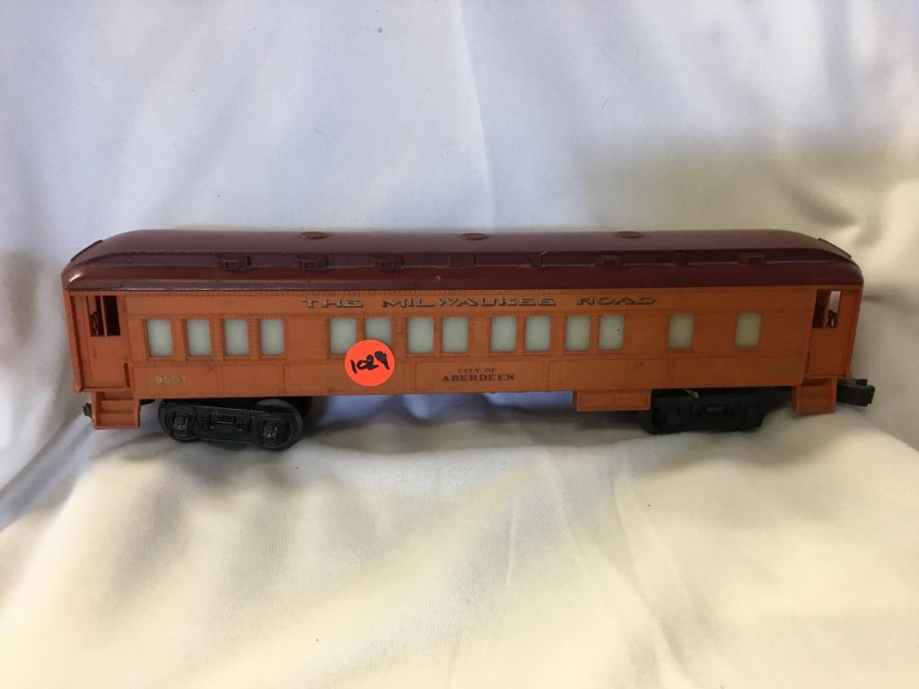 LIONEL "THE MILWAUKEE ROAD" PASSENGER CAR You are: You are bidding on a LIONEL "THE MILWAUKEE NOAD" PASSENGER CAR, a great item for you to add to your collection!