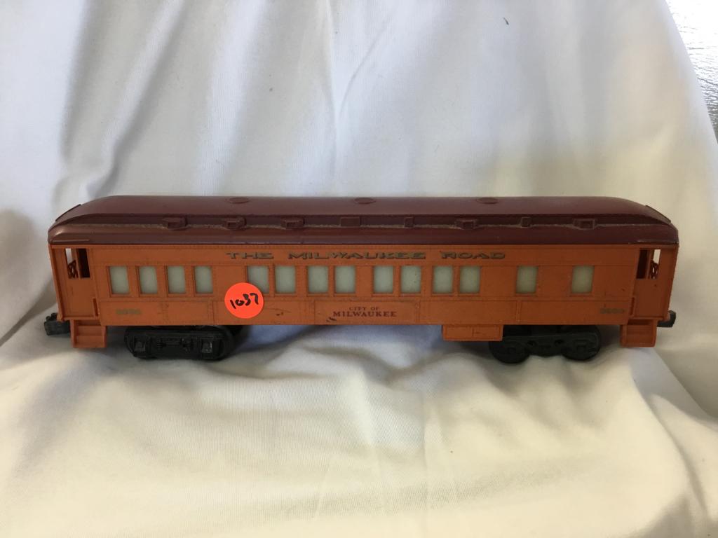 LIONEL CITY OF MILWAUKEE PASSENGER CAR You are bidding: You are bidding on a LIONEL CITY OF MILWAUKEE PASSENGER CAR, a nice piece to add to your collection!