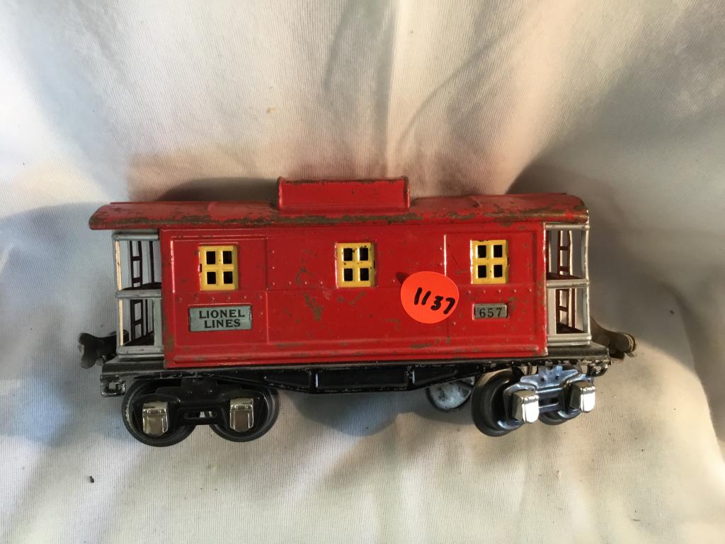 VINTAGE LIONEL LINES 657 RAIL CAR You are bidding on a: You are bidding on a VINTAGE LIONEL LINES 657 RAIL CAR... a great item to add to your collection!