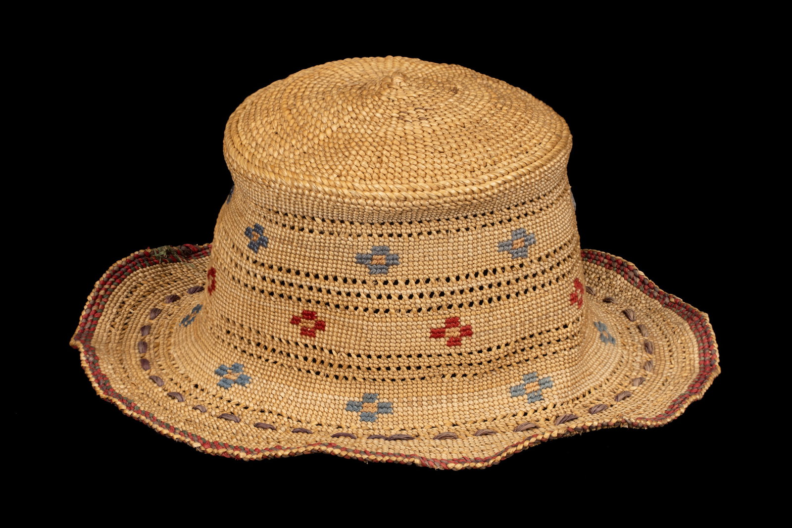 UNIDENTIFIED UNANGAX̂ (ALEUT) ARTIST, Model Hat with Fancy Frilled Brim, 1930s: UNIDENTIFIED UNANGAX̂ (ALEUT) ARTIST Model Hat with Fancy Frilled Brim, 1930s rye grass and silk thread, 2.5 x 6.25 x 4.75 in (6.3 x 15.9 x 12.1 cm) Provenance An Important Private Collection, Ca