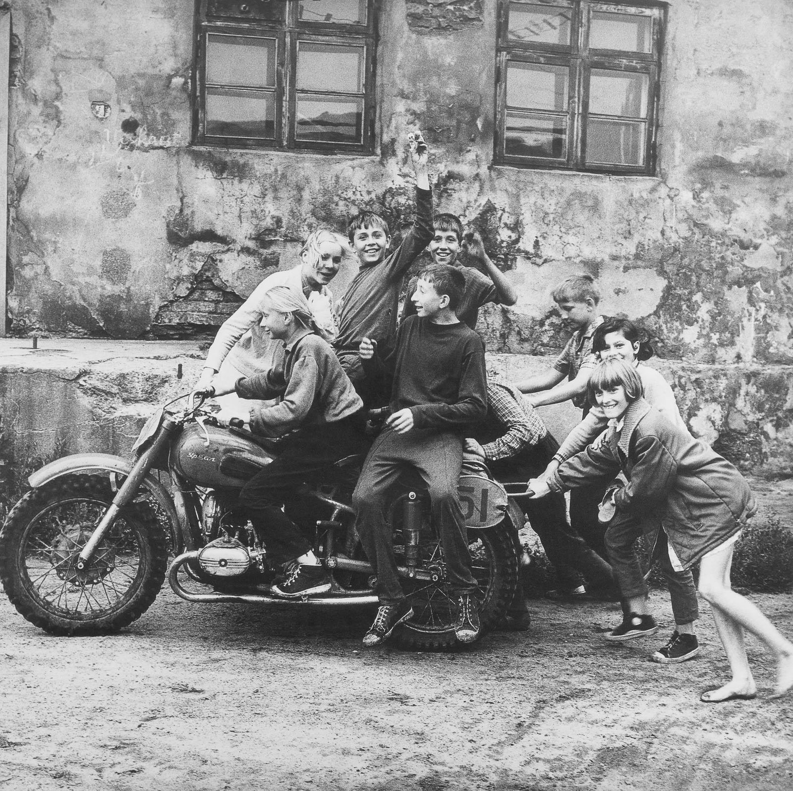 Antanas Sutkus (g. 1939) Pirmieji baikeriai, Klaipeda (1 of 1)