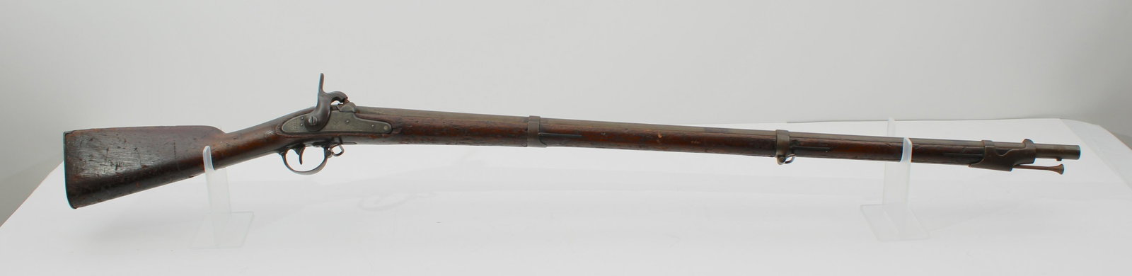M1841 Harper’s Ferry Mississippi Rifle (1850): US Model 1842 Musket by Harpers Ferry dated 1850. A good example of the last smoothbore musket adopted by the US military. The musket retains its original 42 inch length barrel with .69 caliber smooth
