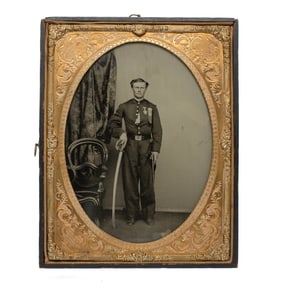 [CIVIL WAR] Full Plate Ambrotype of Officer Wearing Medals