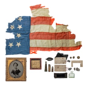 [CIVIL WAR] Grouping of Joeph E. Ewell, 52nd Illinois - Hardtack, Shoulder Strap, 2 Bullet, Flag, an
