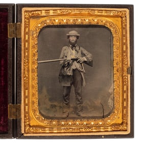 [PHOTOGRAPHY] Portrait of Armed Hunter