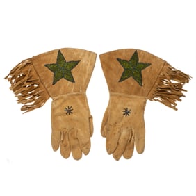[NATIVE AMERICAN] Plateau Beaded Hide Gauntlets