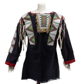 [NATIVE AMERICAN] Northern Plains Beaded Shirt