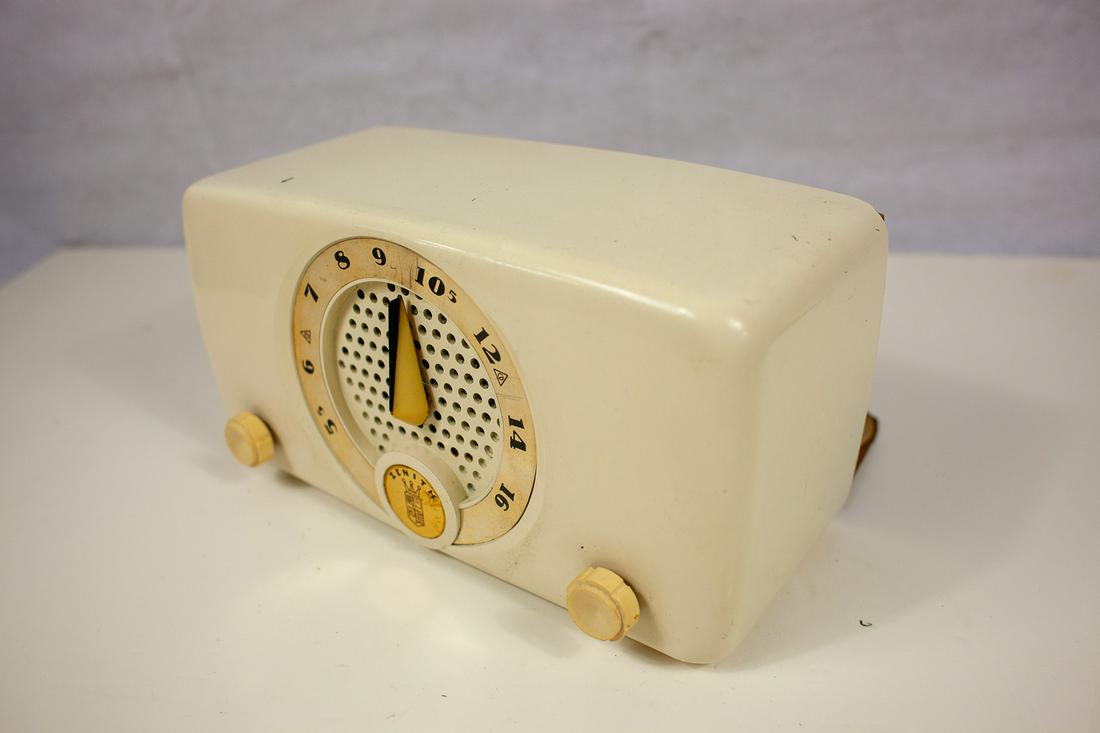 Zenith Radio, Model K510W: Early white bakelite tube radio. All radios are untested and sold as-is