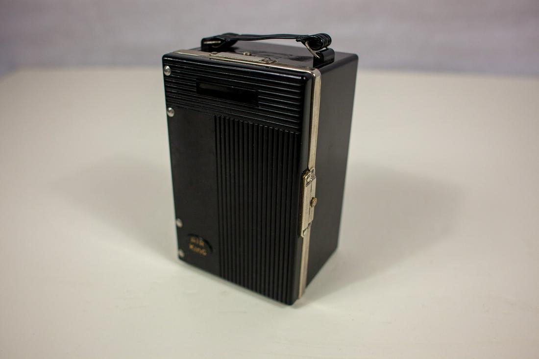 1946 Vintage Portable Radio AIR KING Pockette Chassis: Early pocket radio. Tube. All radios are untested and sold as-is