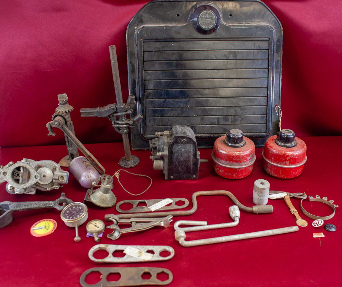 20s and 30s Cadillac Tools and Parts (1 of 14)