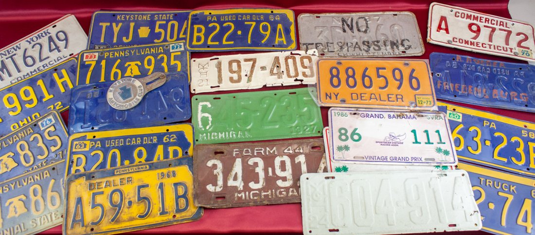 Vintage and Antique License Plates (1 of 4)
