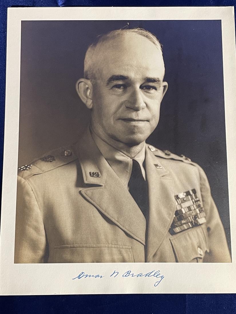 WWII Signed Photo. General Omar Bradley (1 of 1)