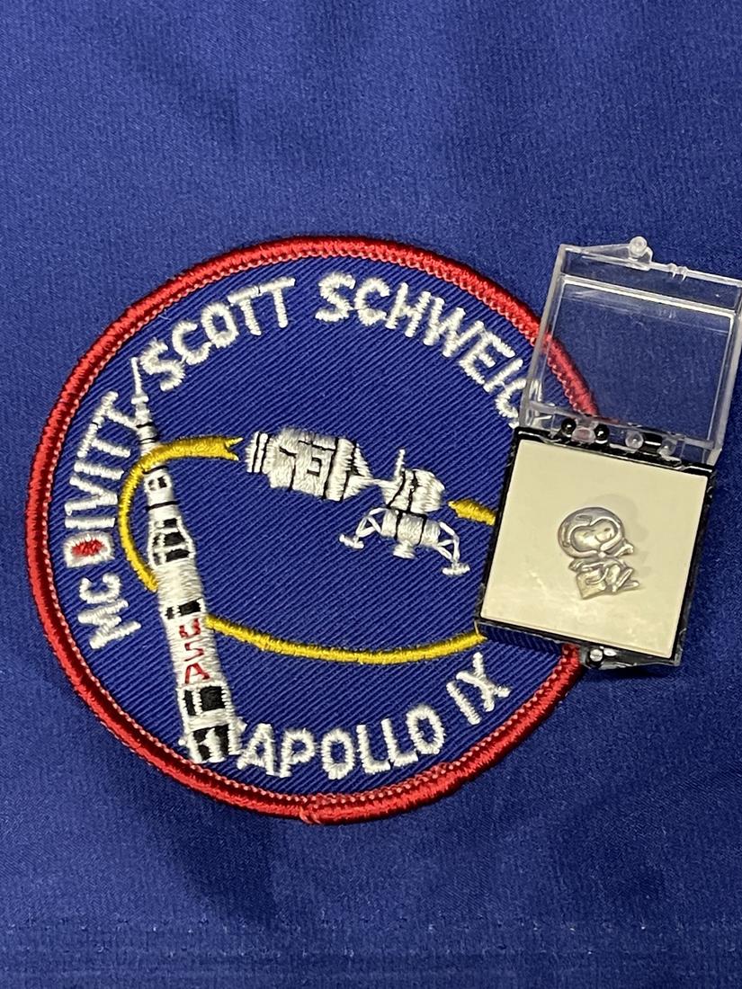 RARE 1969-72 NASA Snoopy Award Pin (1 of 2)