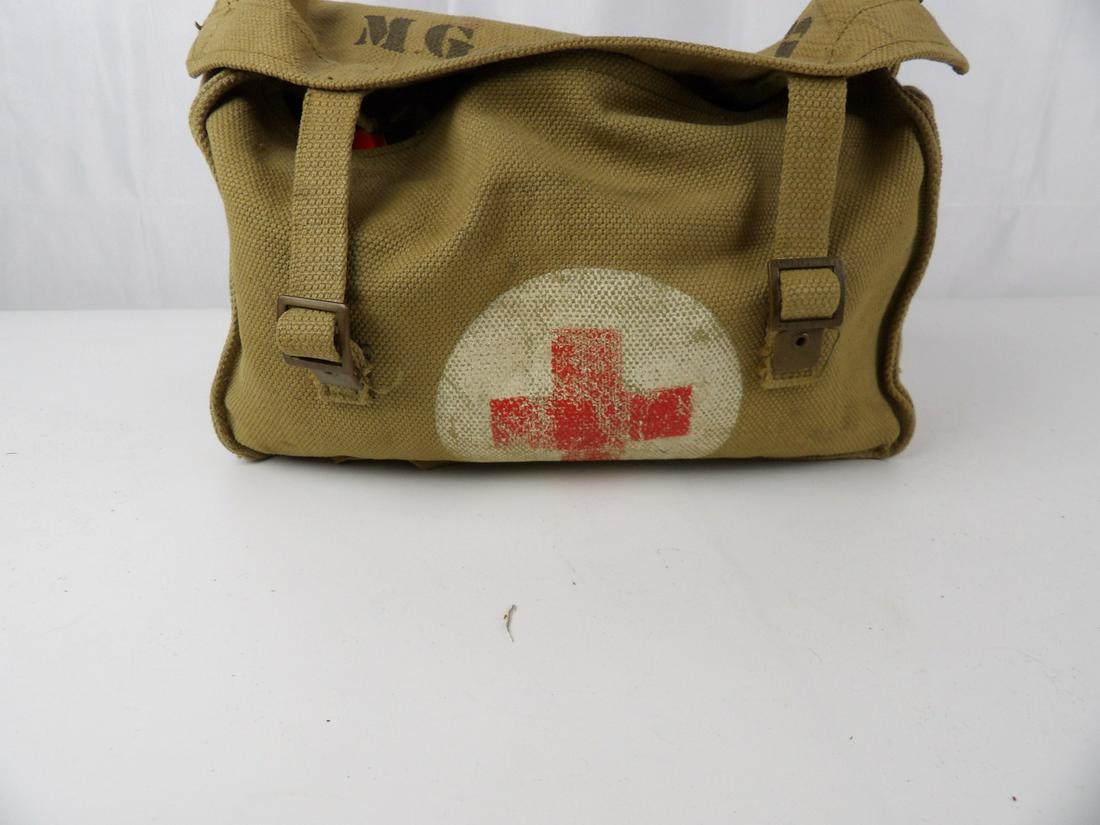 Named WW2 British Made US Marked Combat Medics Bag With Contents (1 of 10)