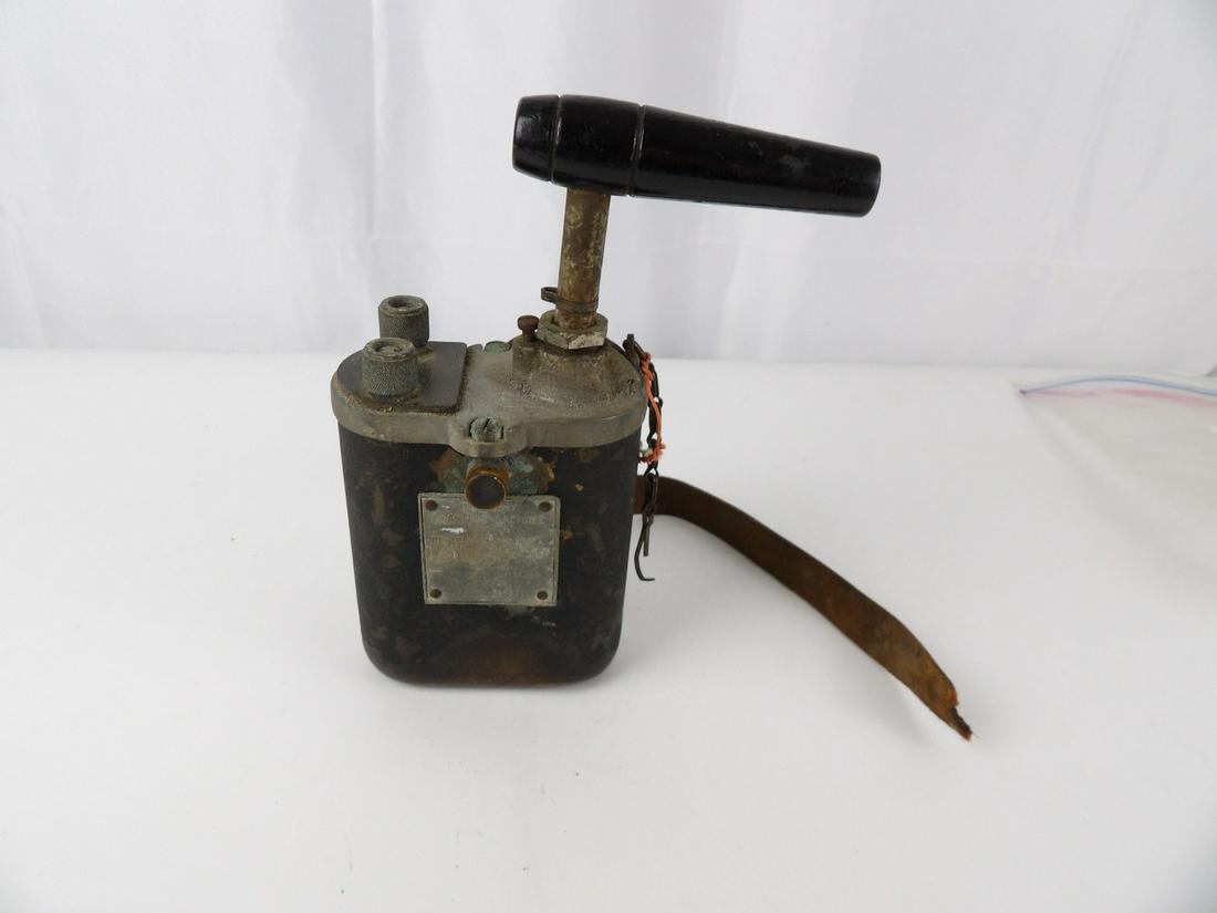 WW2 Us Army Blasting Machine (1 of 7)