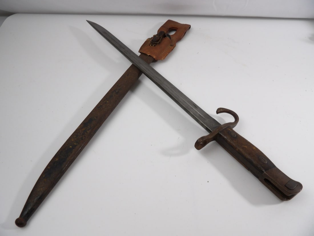 WW2 WWII Japanese Type 30 Last Ditch Bayonet: With Scabbard and Frog