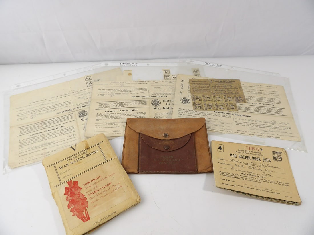 WW2 WWII Ration Book and Leather Pouch Lot (1 of 7)