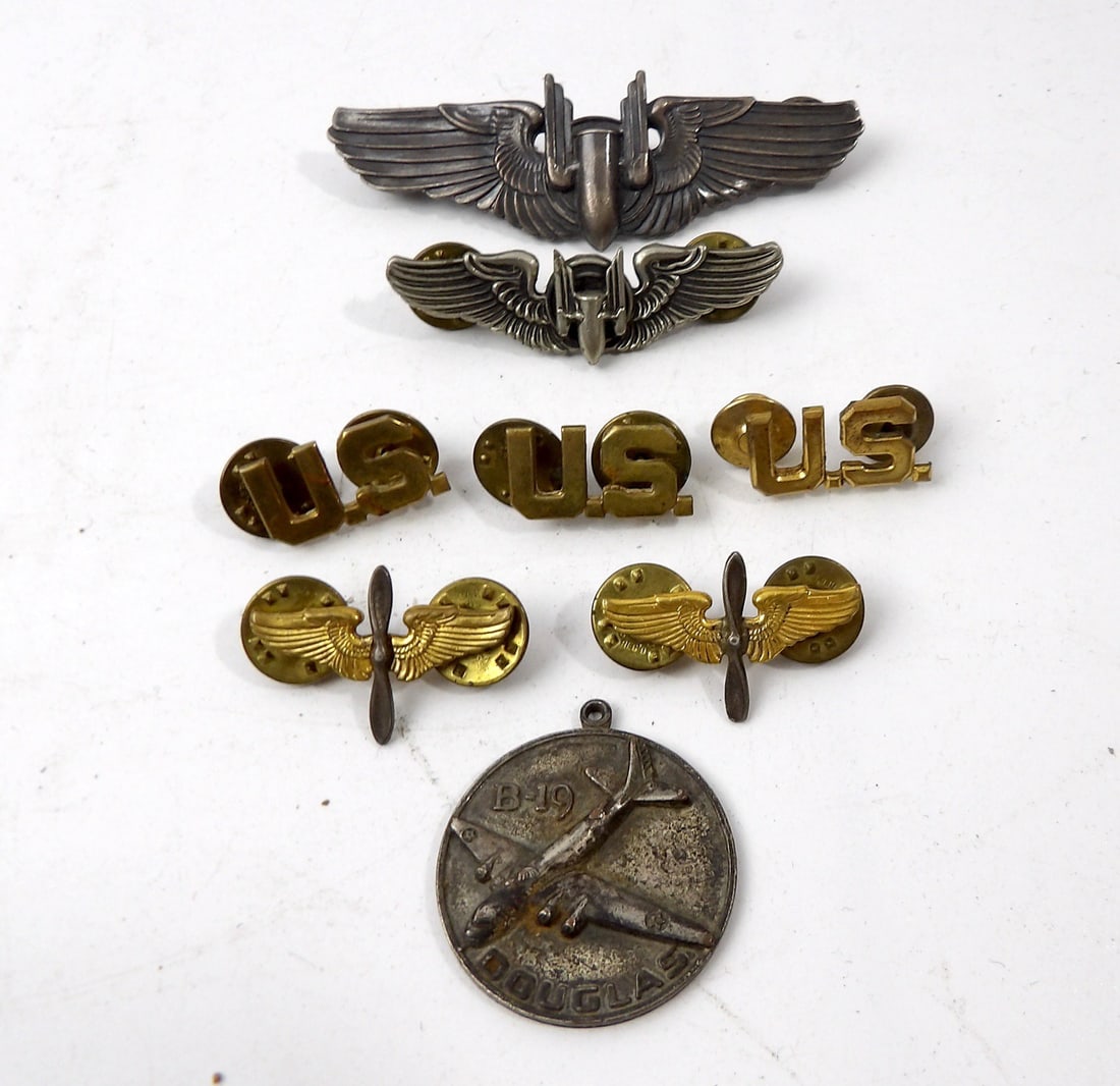 WW2 WWII Bombadier Insignia Grouping (1 of 4)