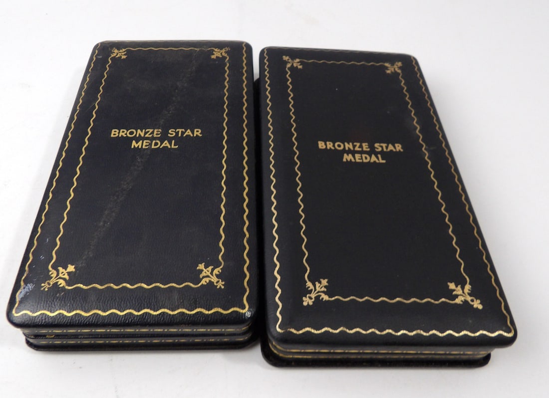 Lot of WW2 WWII Bronze Star Medals in case (1 of 4)